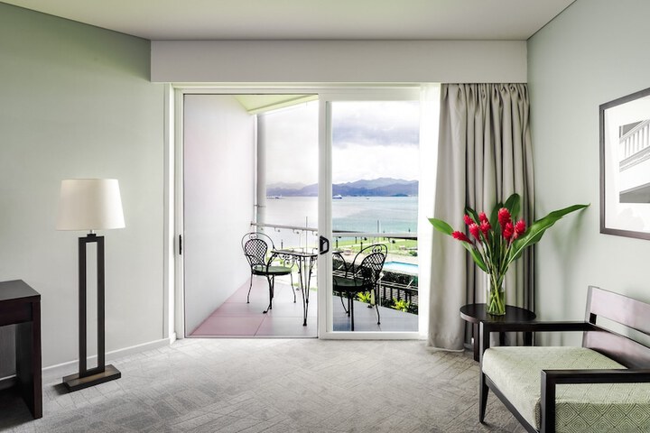 Room 51 of 117