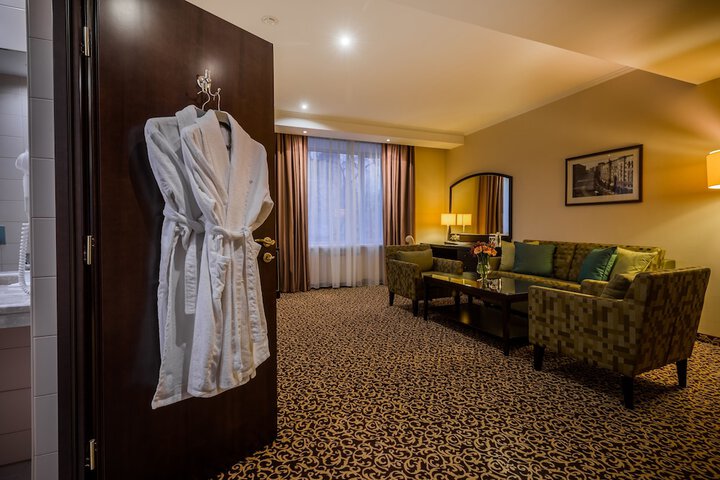 Room 54 of 84