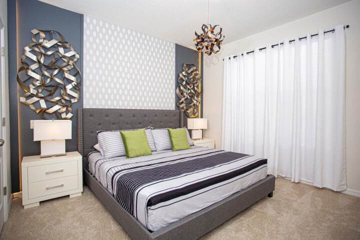 Room 25 of 79