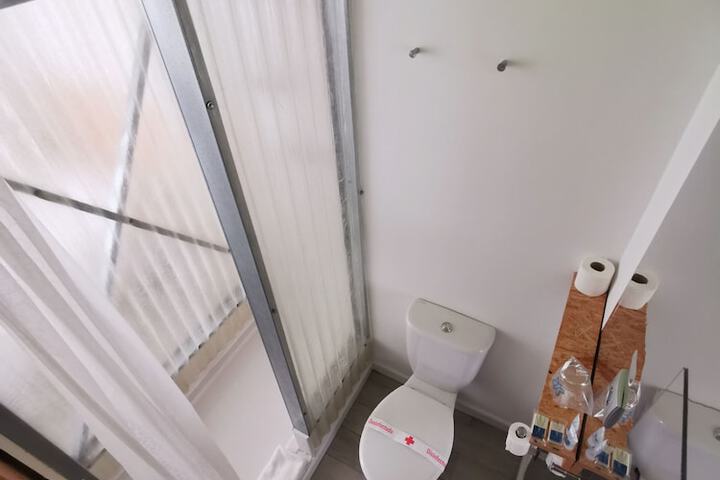 Room 30 of 63