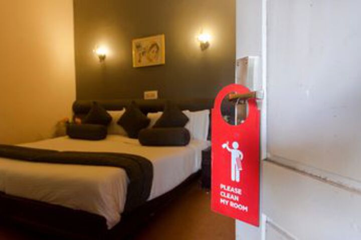 Room 8 of 20