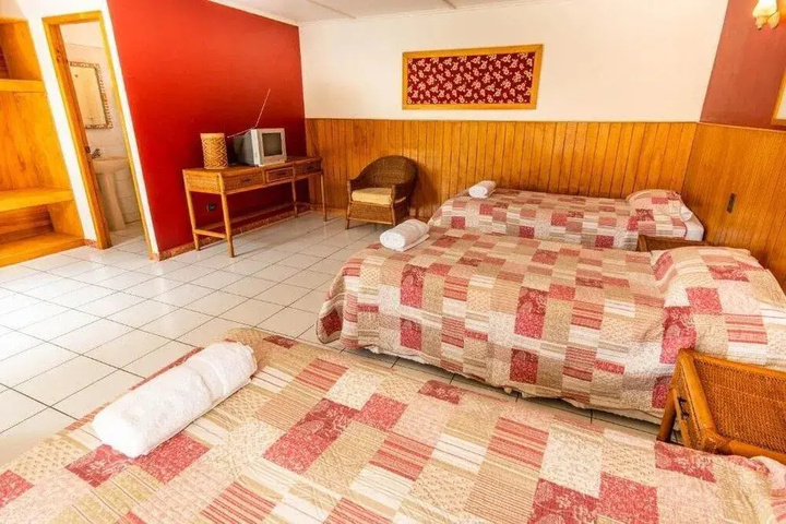 Room 4 of 15