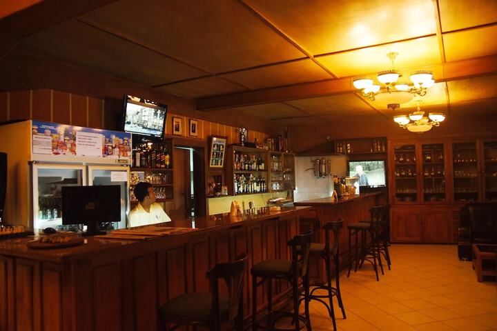 Lounge 22 of 26
