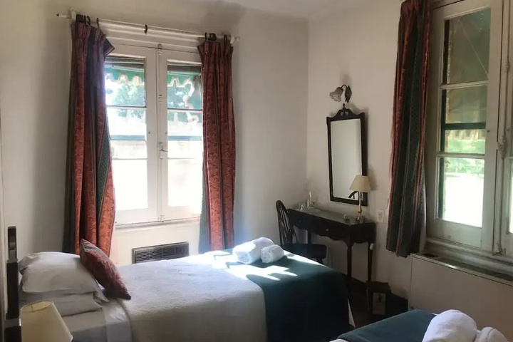 Room 2 of 19