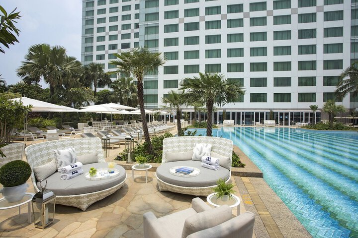 Pool Hotel