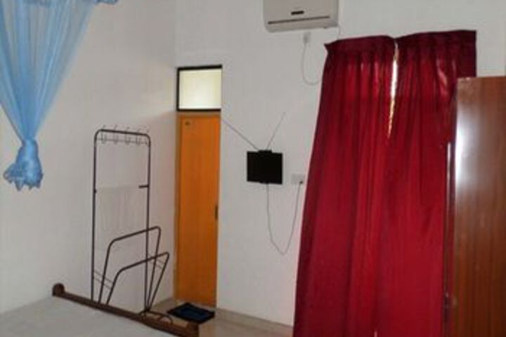 Room 14 of 15