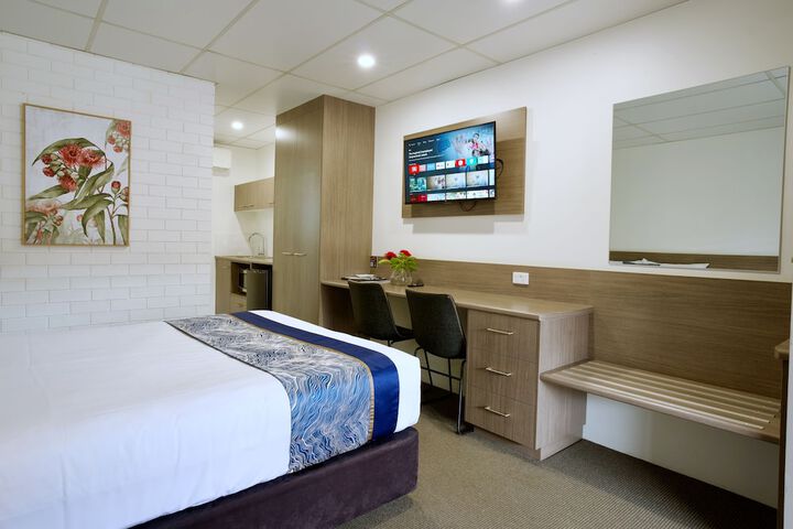 Room 6 of 26
