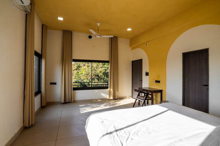 Room 9 of 63