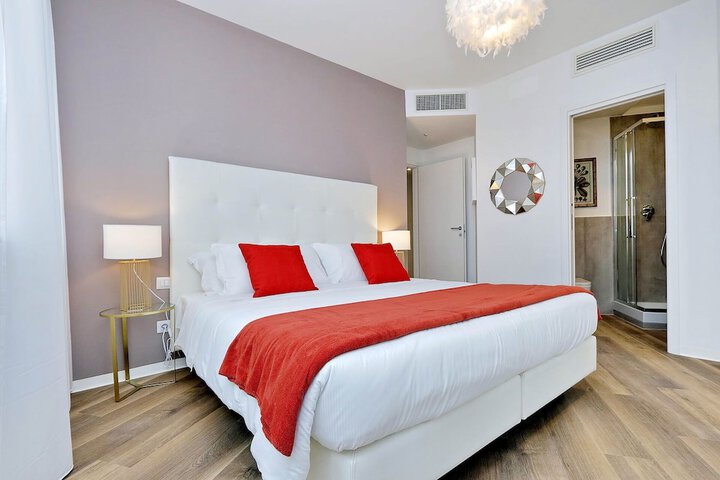 Room 48 of 195