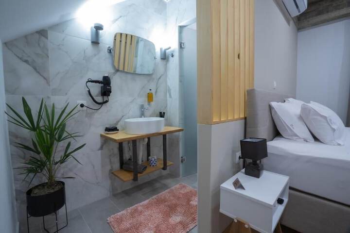 Room 4 of 22