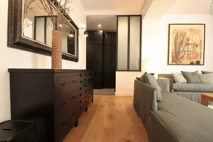 Room 2 of 17