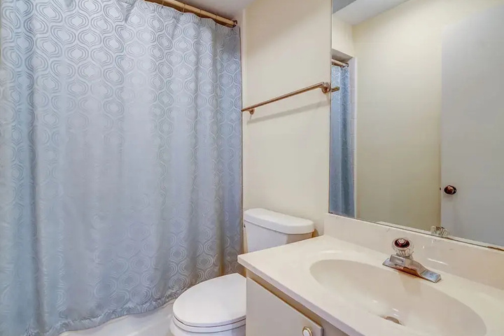 Room 9 of 21