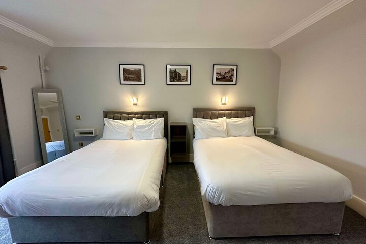 Room 27 of 95