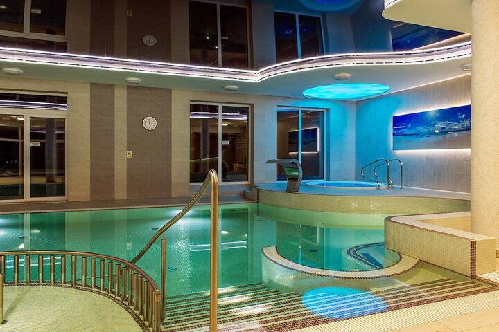 Pool 43 of 69