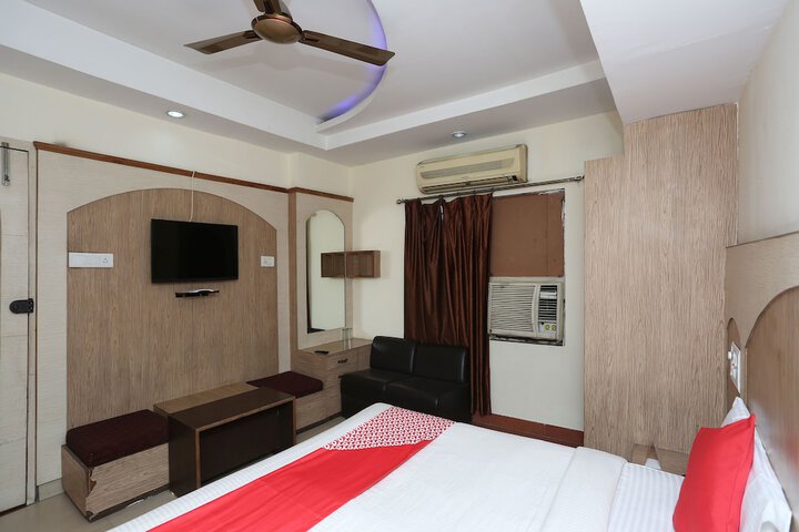 Room 6 of 17