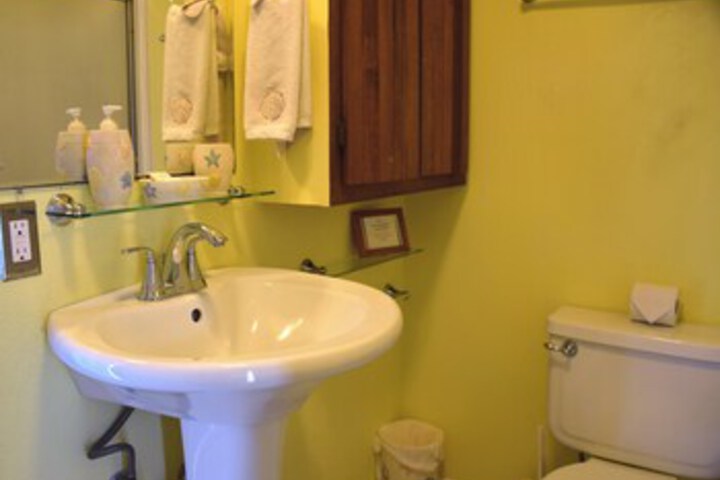 Room 6 of 36