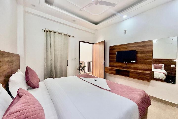 Room 5 of 35