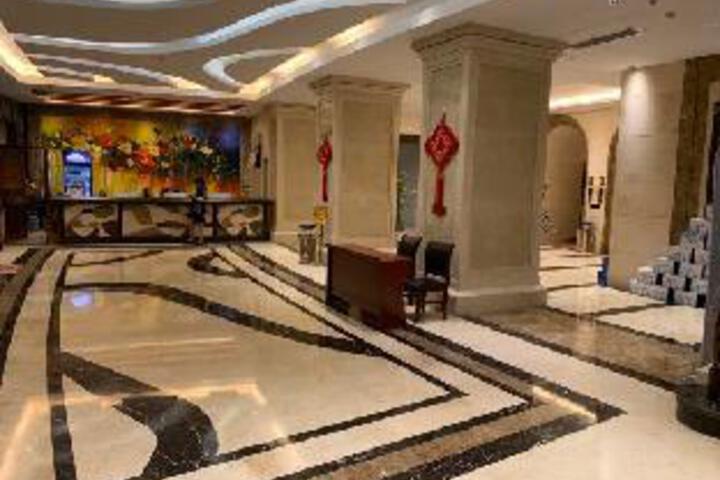 Luocheng Pin Road Hotel