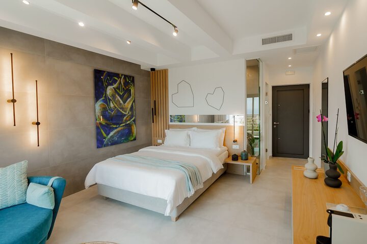 Room 8 of 97