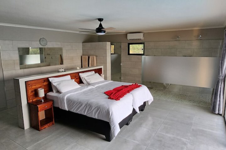 Room 3 of 27