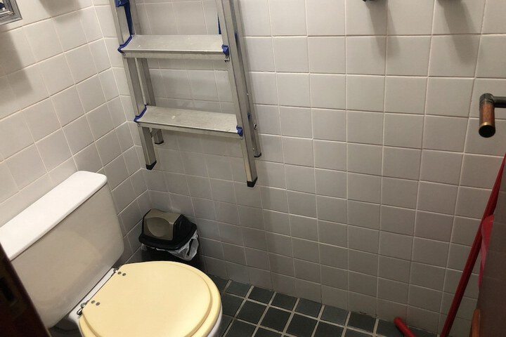 Room 100 of 487