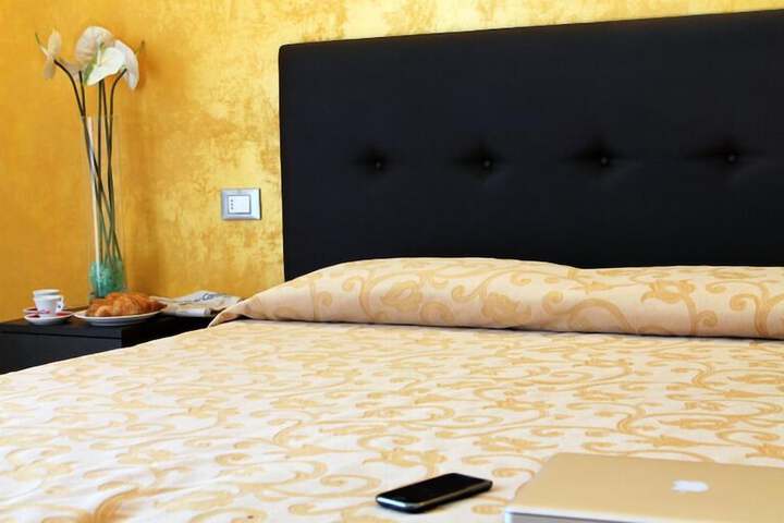 Room 5 of 32