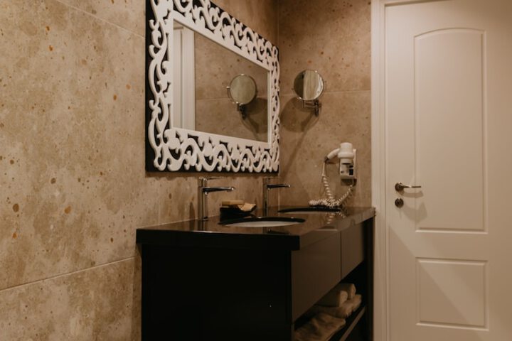 Room 52 of 112