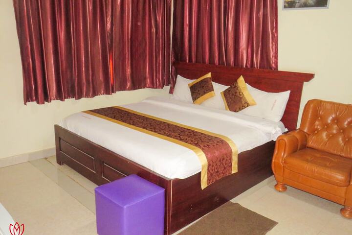 Room 48 of 119
