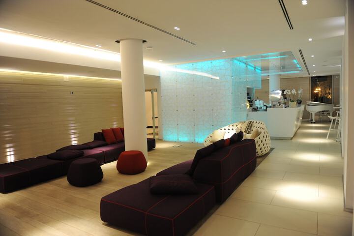 Guest Lobby
