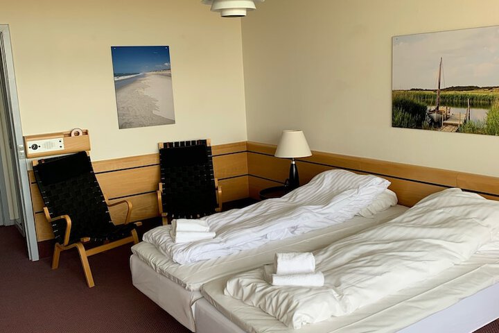 Room 28 of 53