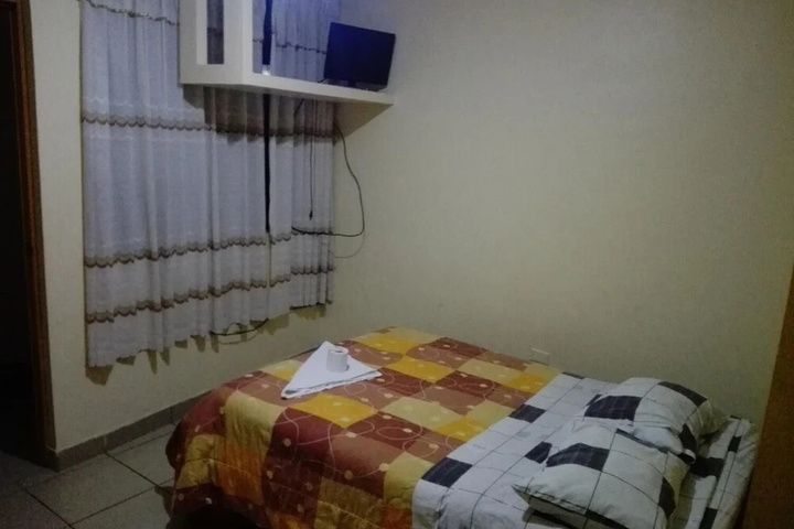 Room 7 of 18