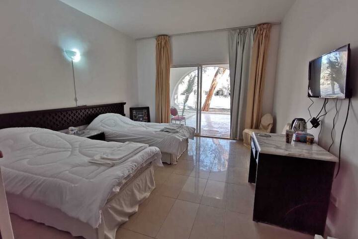 Room 5 of 19