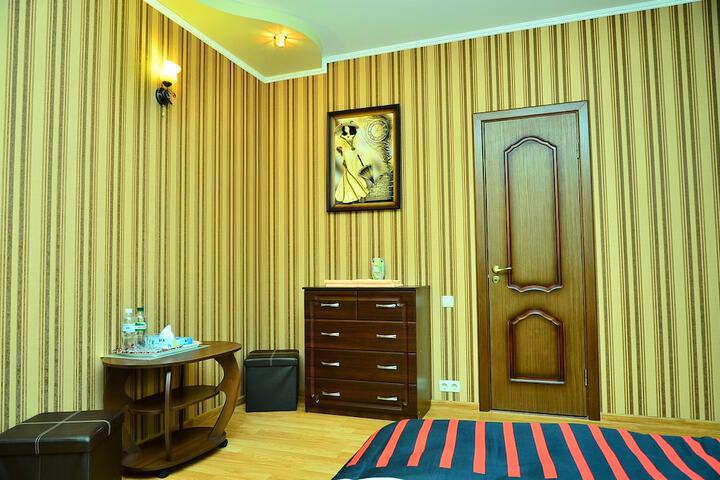 Room 4 of 62