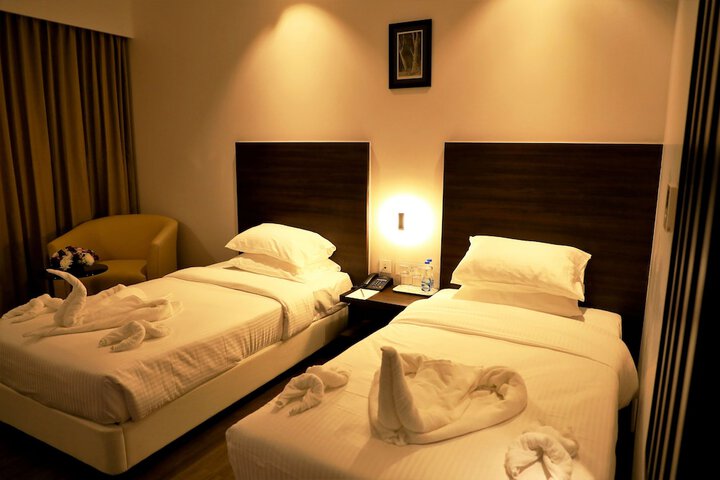 Room 3 of 37