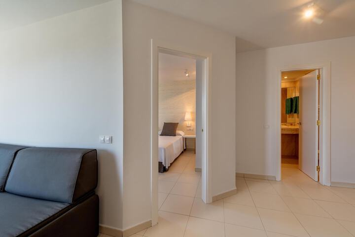 Room 13 of 26