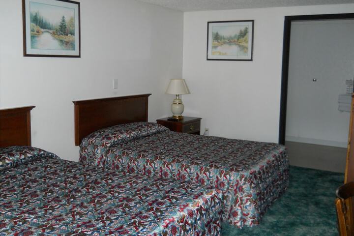 Classic 2 Double Beds (8 of 11)