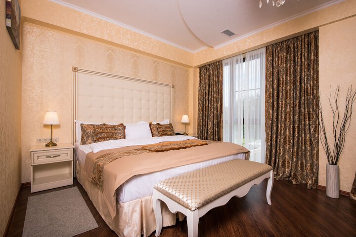 Room 5 of 71