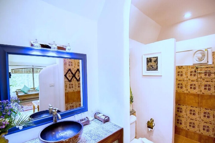 Room 19 of 46