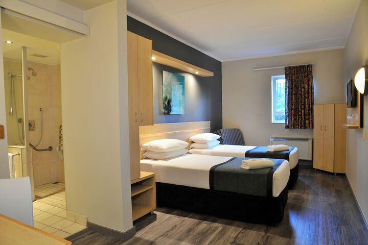 Room 9 of 21