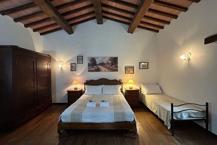 Room 6 of 74