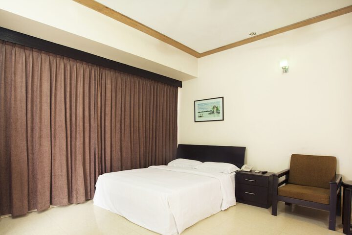 Room 25 of 36