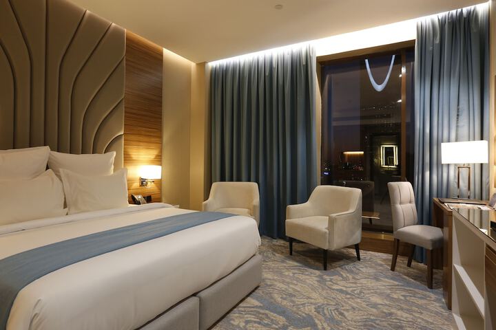 Room 9 of 43