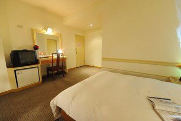 Room 25 of 42