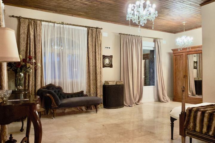 Room 6 of 21