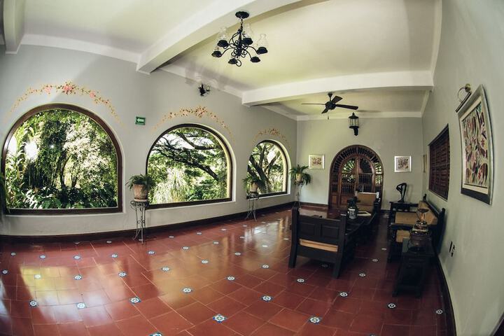 Room 18 of 53