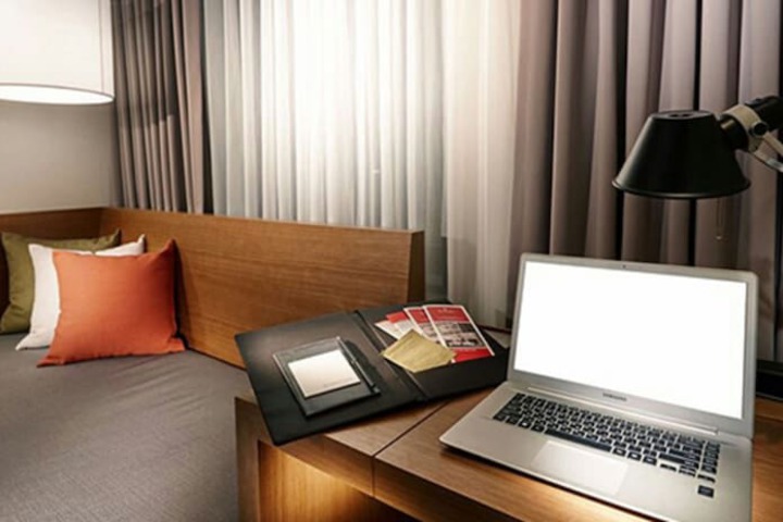Room 8 of 27