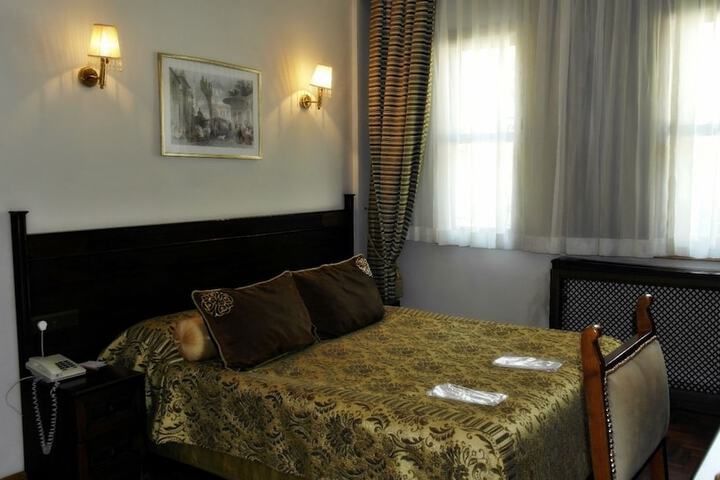 Room 10 of 87