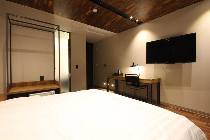 Room 6 of 59