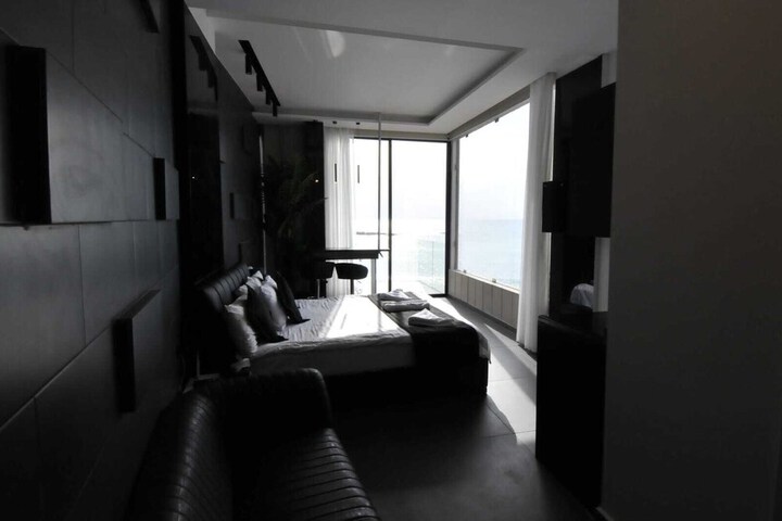 Room 21 of 36
