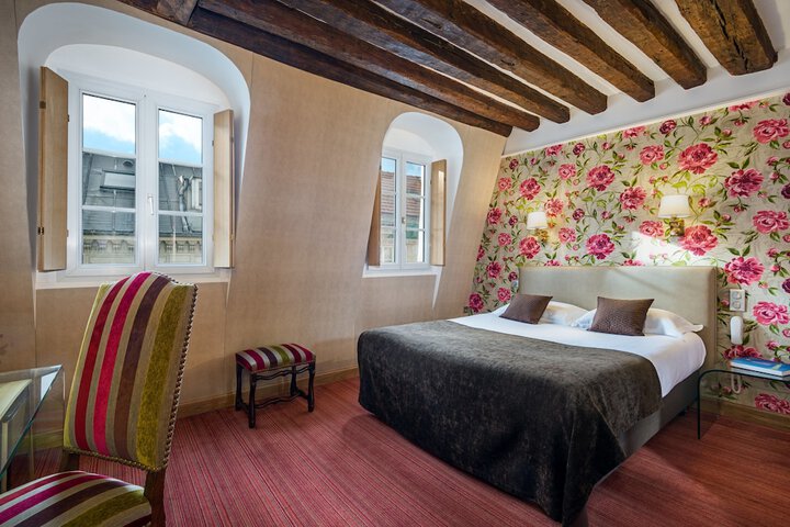 Room 13 of 65